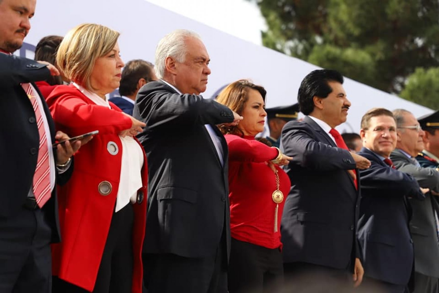 Entrega de seguros a acreditados por daños a viviendas a consecuencia de las lluvias