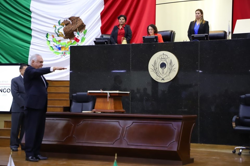 Posterior a la comparecencia ante el Pleno del Congreso del Estado de Durango, en relación a la Glosa del Tercer Informe, se entregaron los cuestionamientos por parte de la Ciudadanía