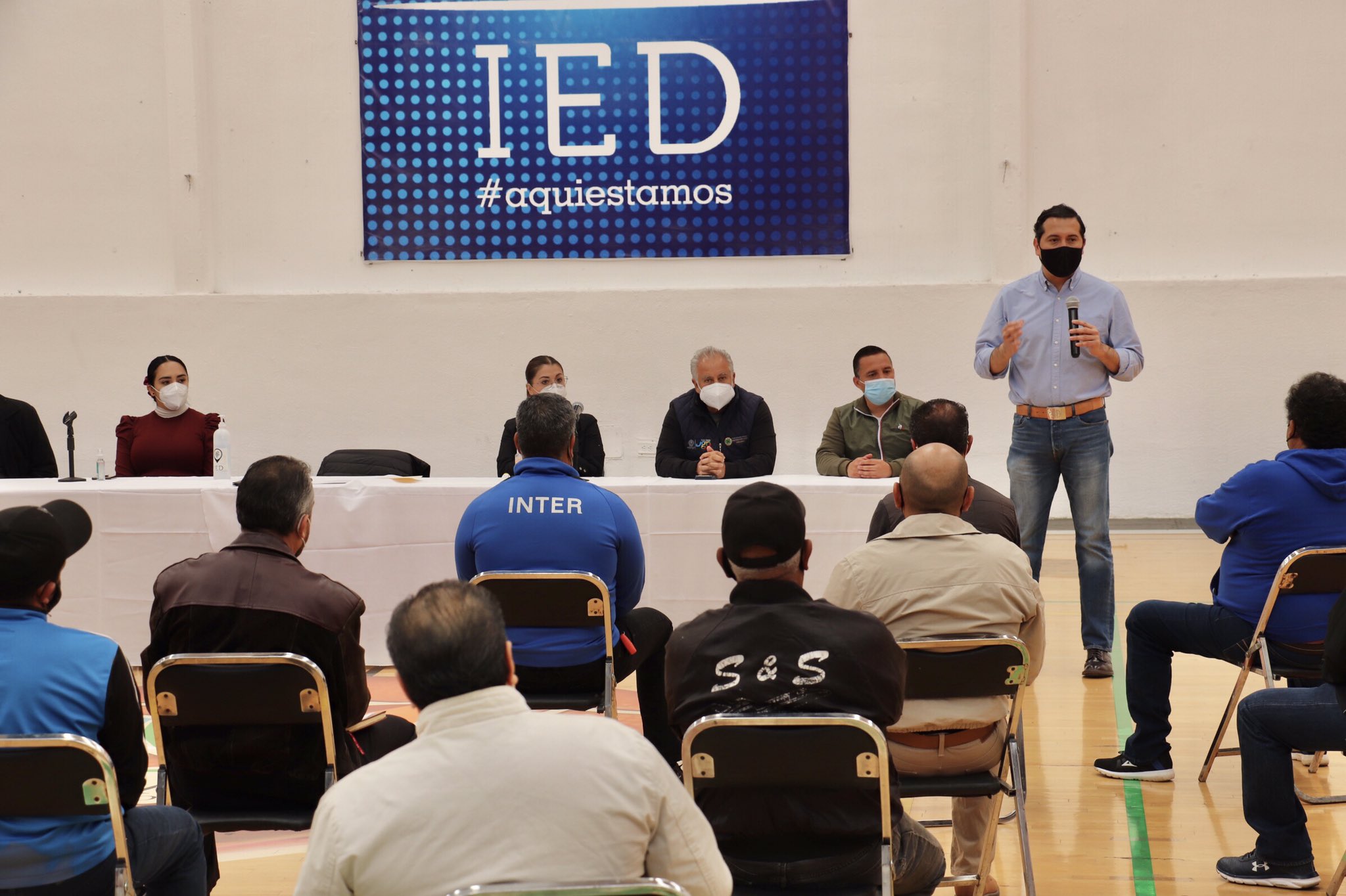 Firman compromiso para reapertura de espacios deportivos