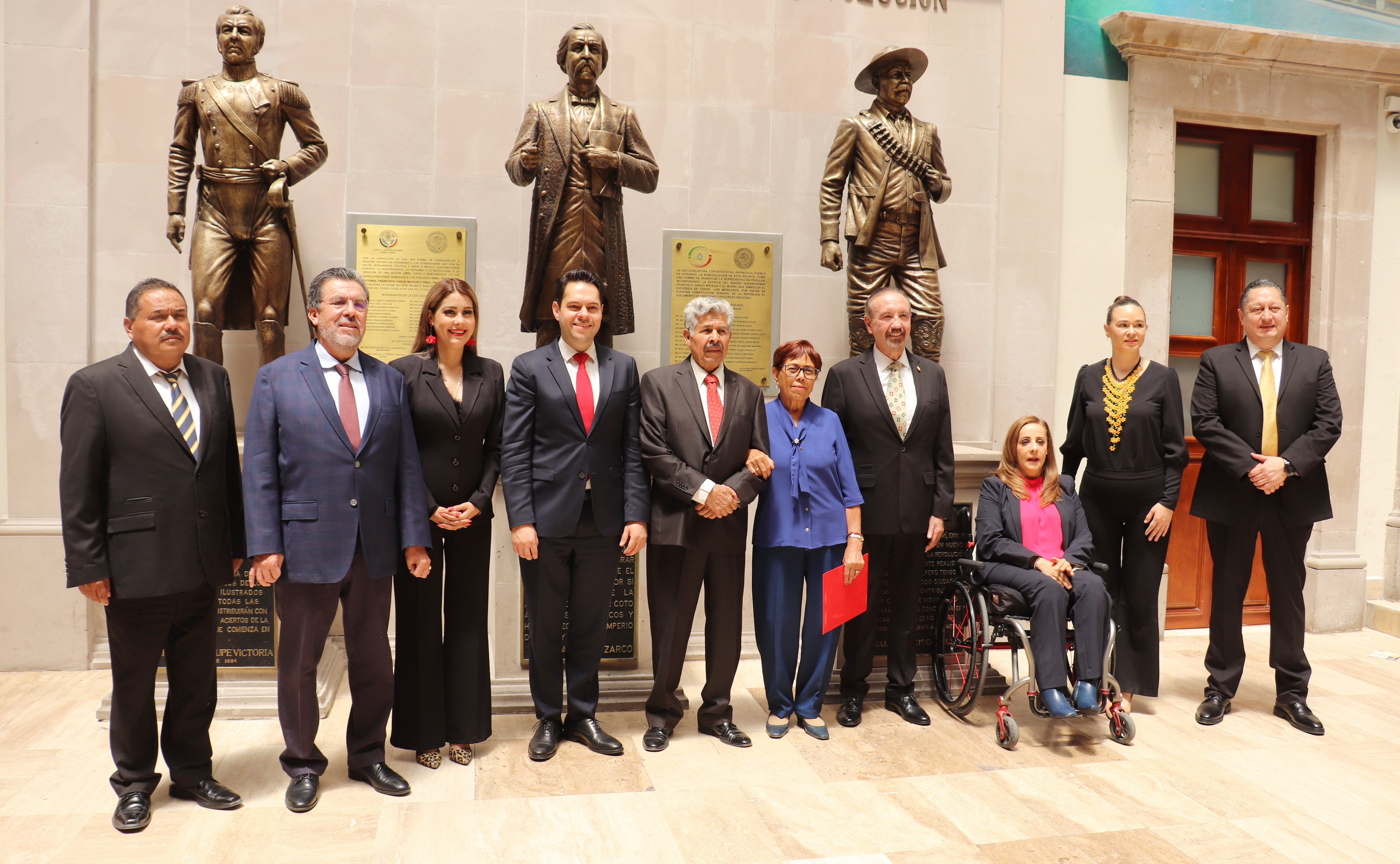 ENTREGA CONGRESO “MEDALLA SILVESTRE REVUELTAS”￼