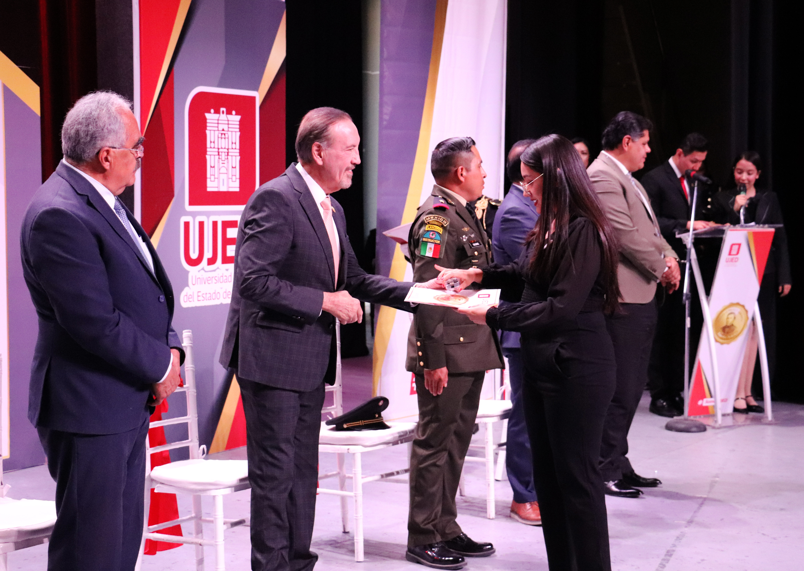 <strong>ENTREGA DE MEDALLAS AL MÉRITO ACADÉMICO “BENITO JUÁREZ” DE LA UJED</strong>