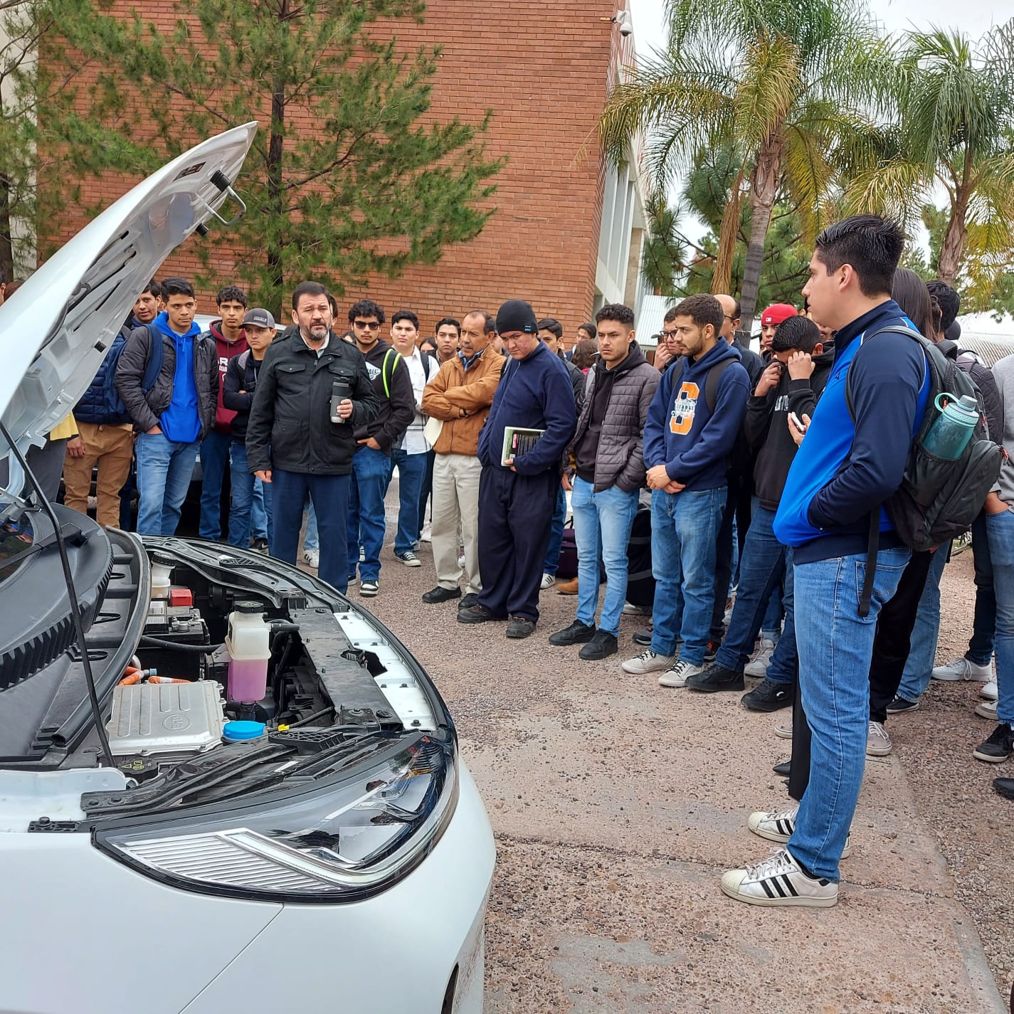 Acercamiento de la Propuesta Taxi Eléctrico a Estudiantes del Instituto Tecnológico de Durango: Una Mirada al Futuro de la Movilidad