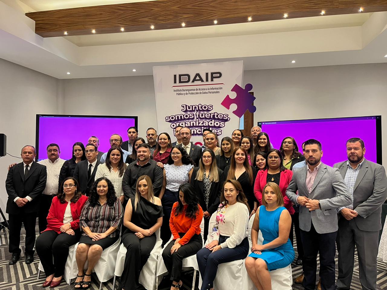 El IDAIP cumple 19 años de compromiso con la sociedad y el Secretario Héctor Vela expresó su reconocimiento a quienes integran este órgano