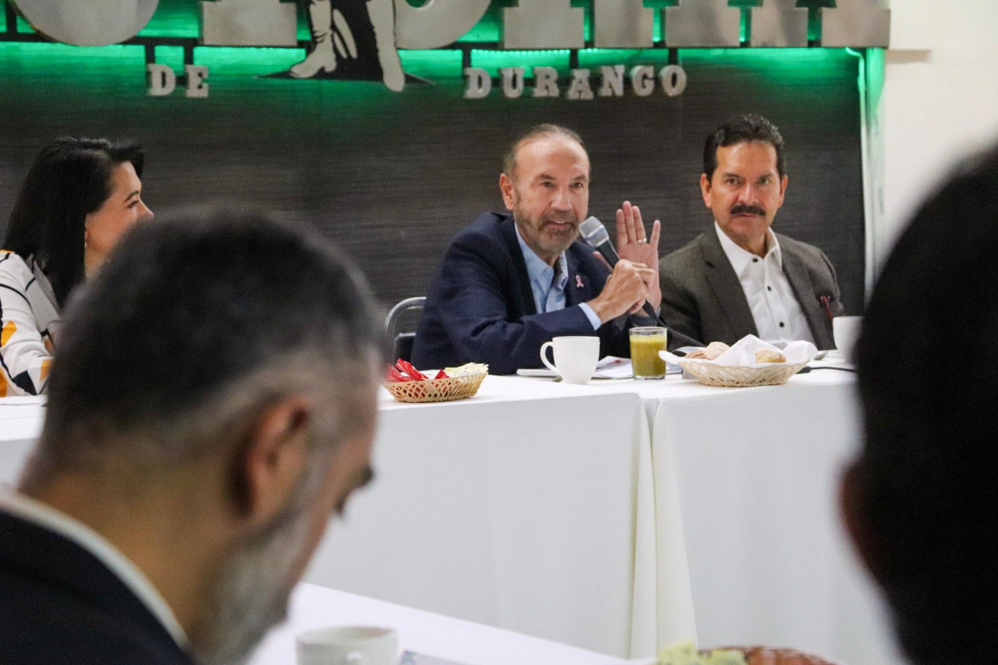 Héctor Vela Asiste a la Sesión del Consejo Estatal Ciudadano y Presenta el Modelo de Intervención VIVE