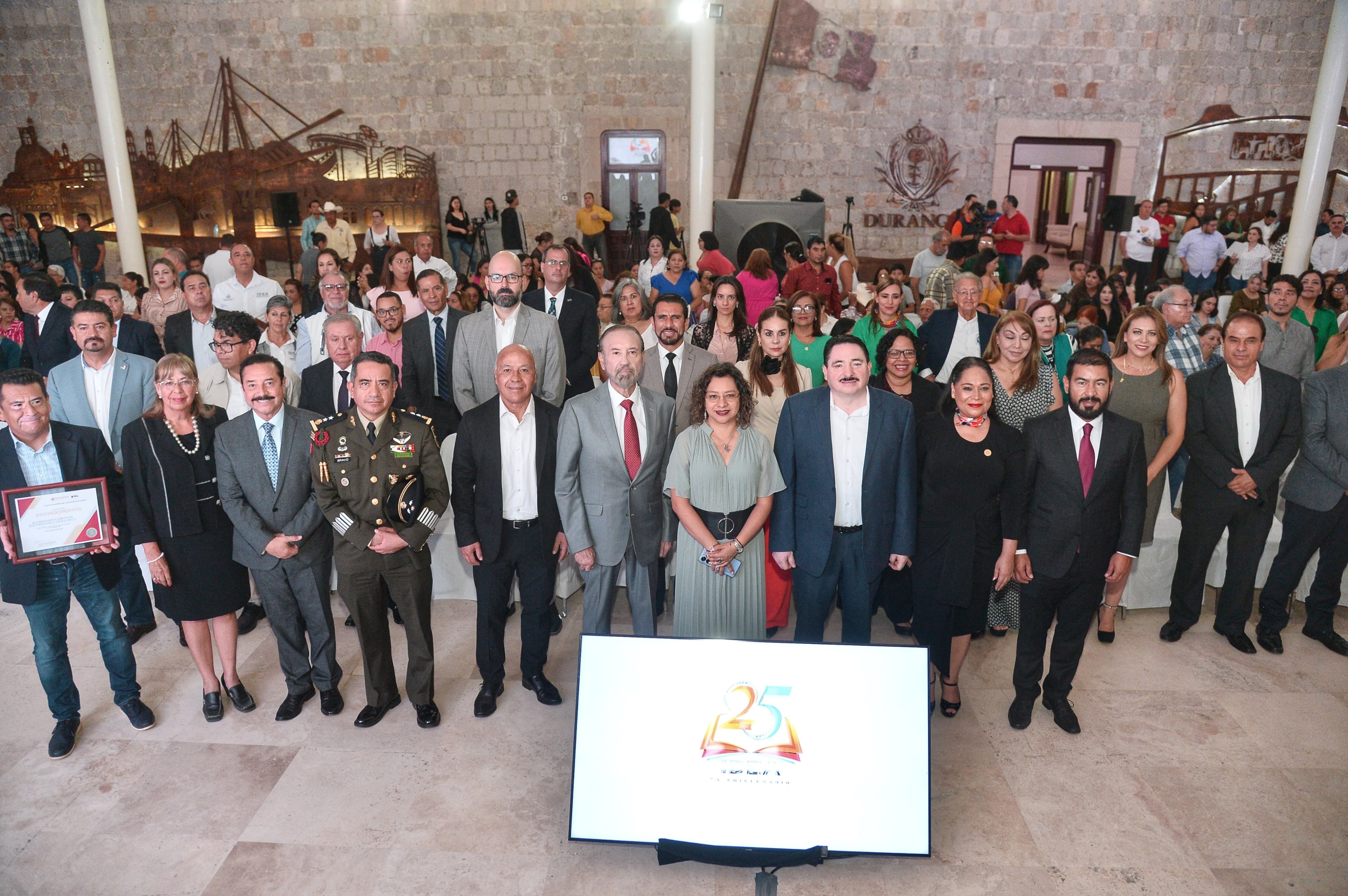Celebran 25 aniversario del Instituto Duranguense de Educación para Adultos (IDEA)