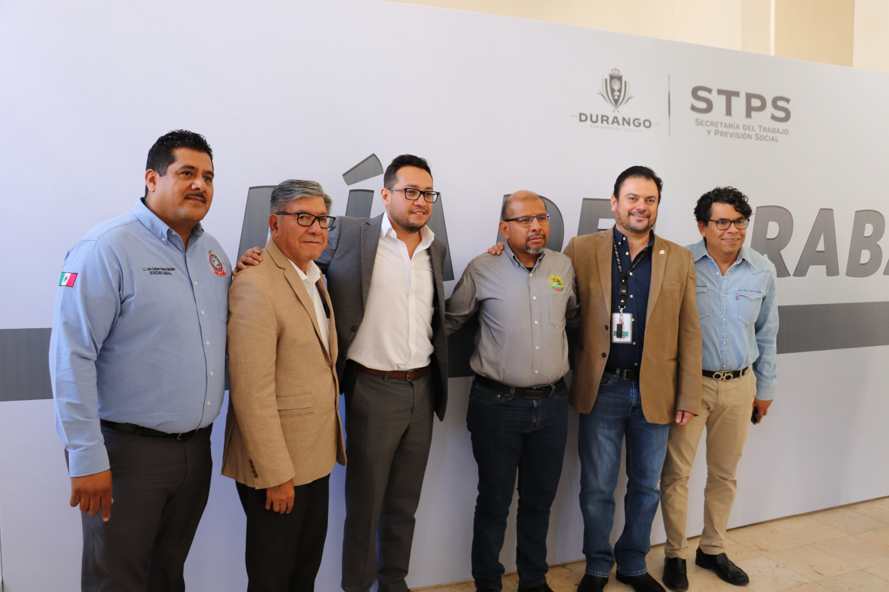 Certifican a funcionarios públicos en búsqueda de personas.
